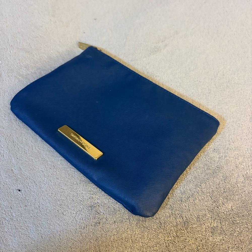 💙 Tartan + Twine Navy Saffiano Faux Leather Cosmetic Bag